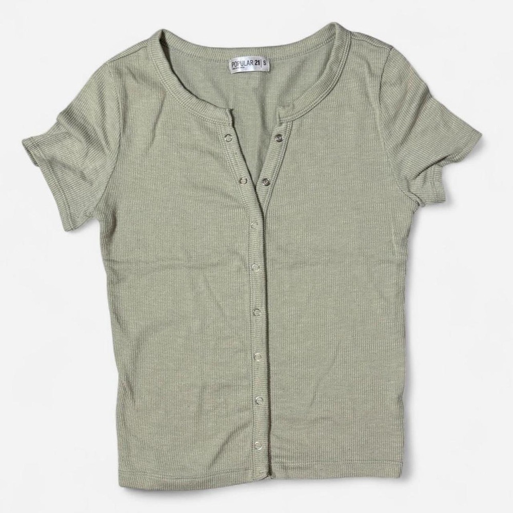 Popular 21 Womens Sage Green Ribbed Snap Button Front Short Sleeve Top Size S